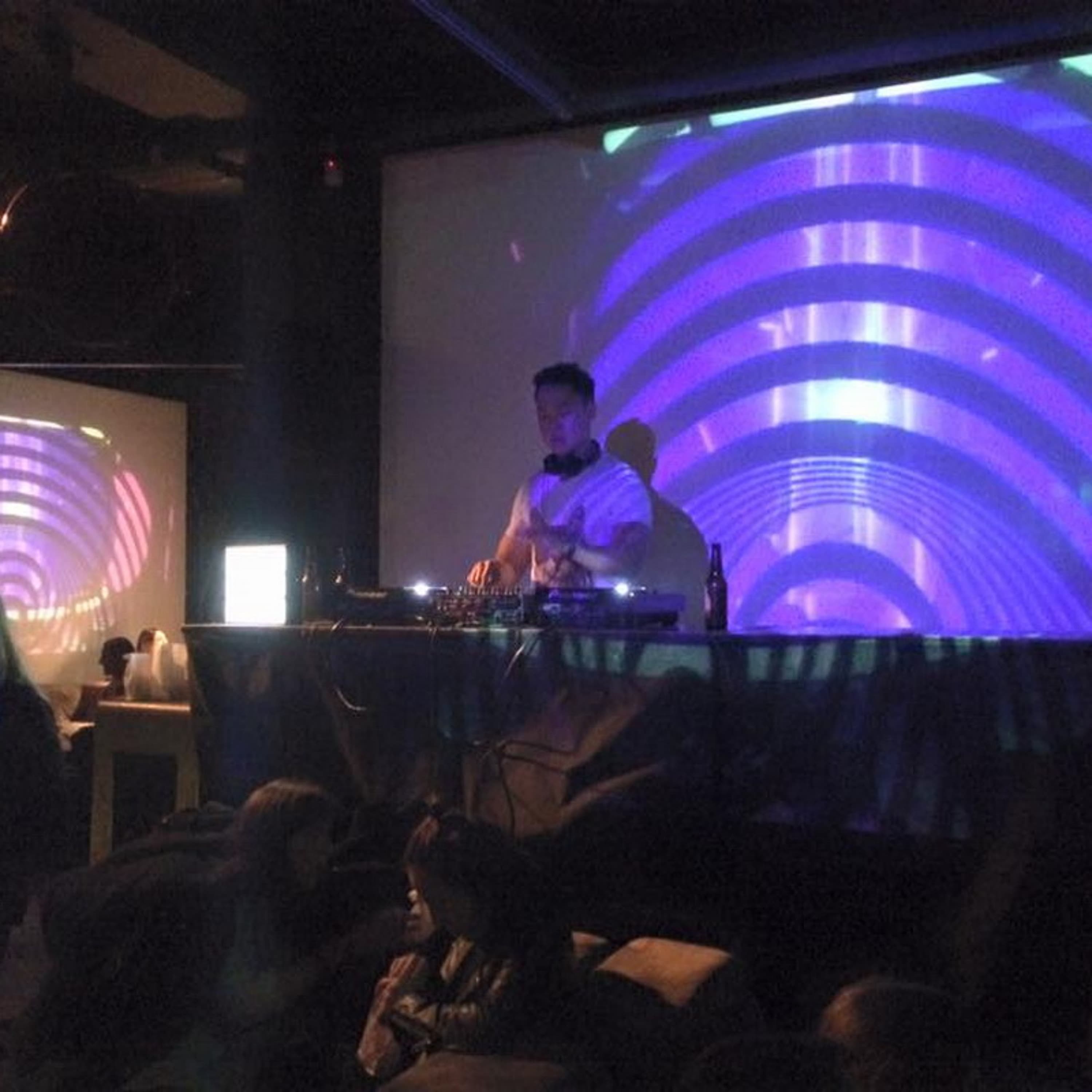 28 Aug 2015 Andrew Ong - Tuck Shop @ Loop (9pm - 10.30pm)