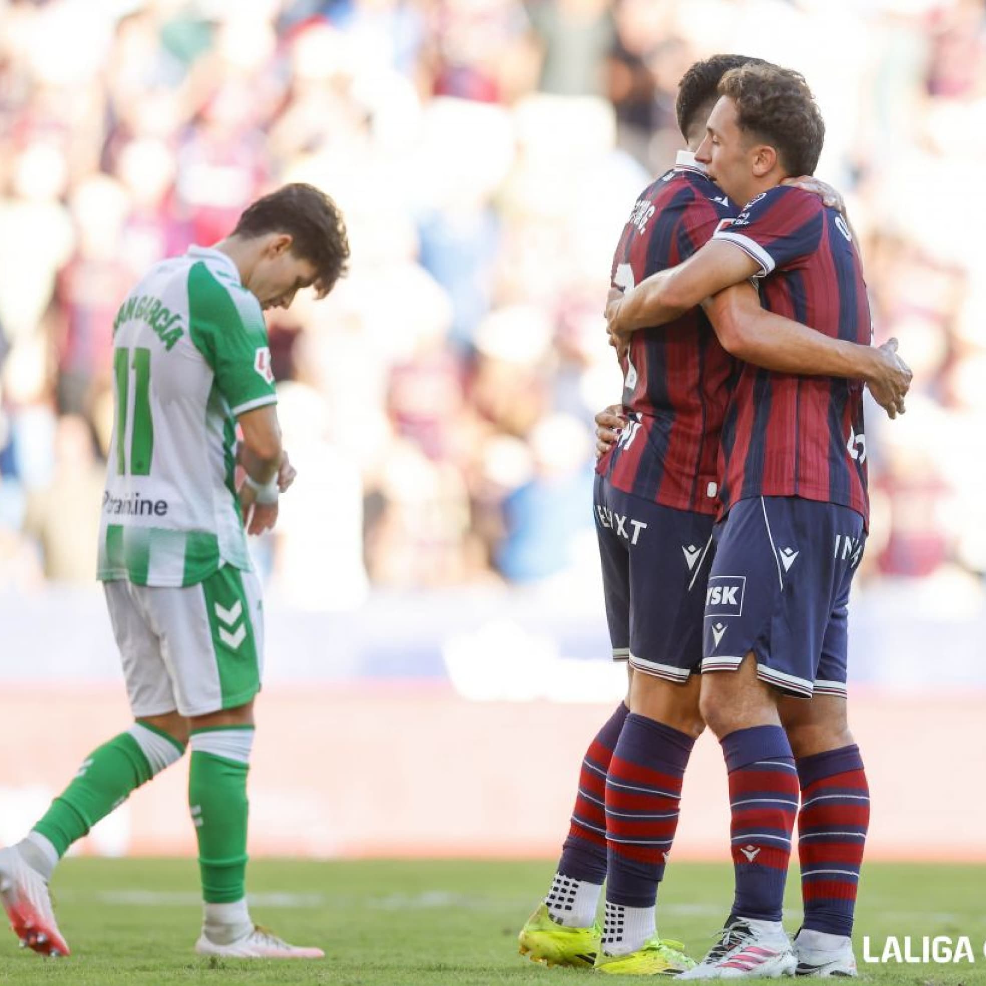 Gol de Olasagasti (Levante, 5 - Betis, 2)
