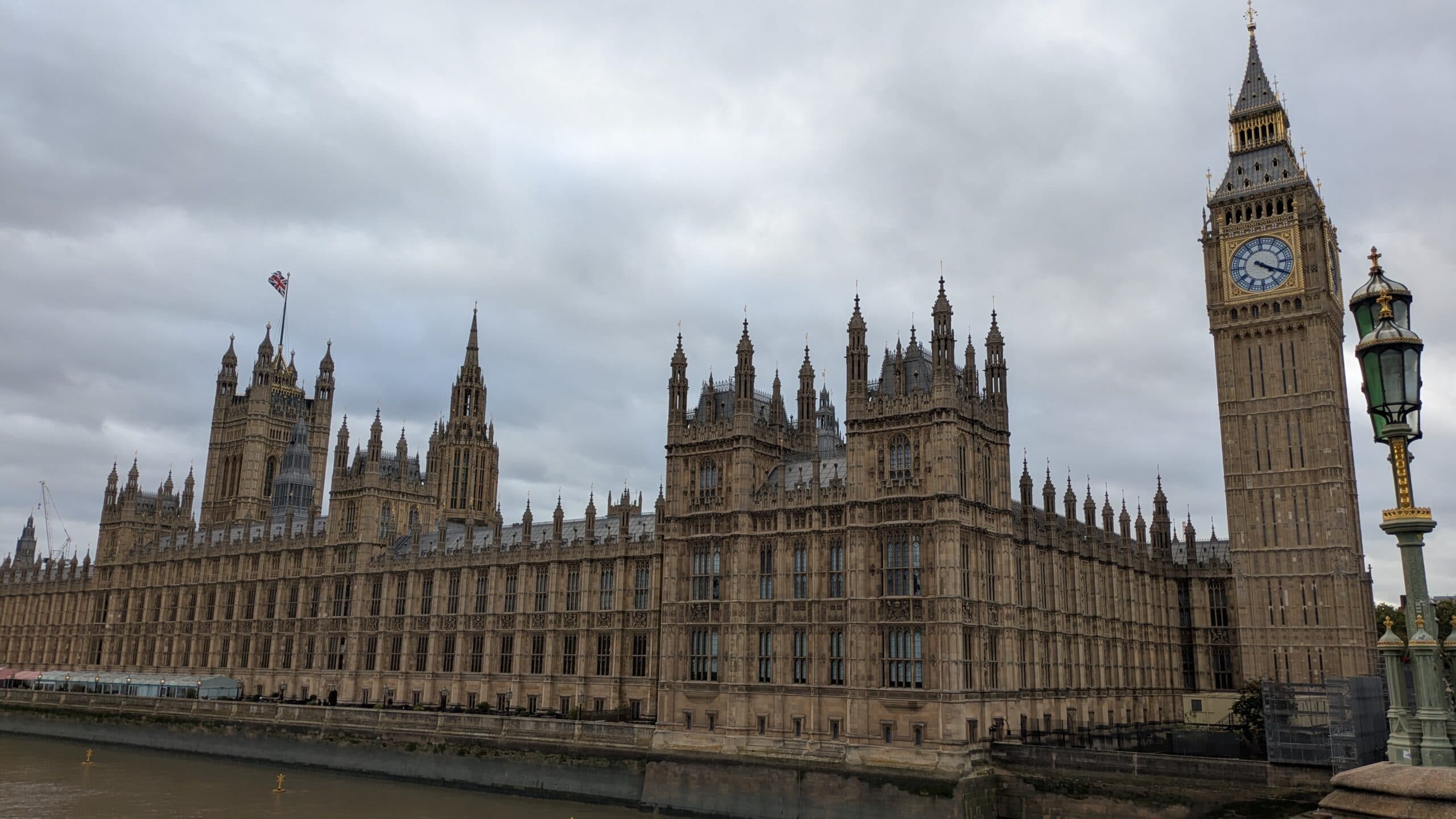 DLD 555: The Earl of Global Services