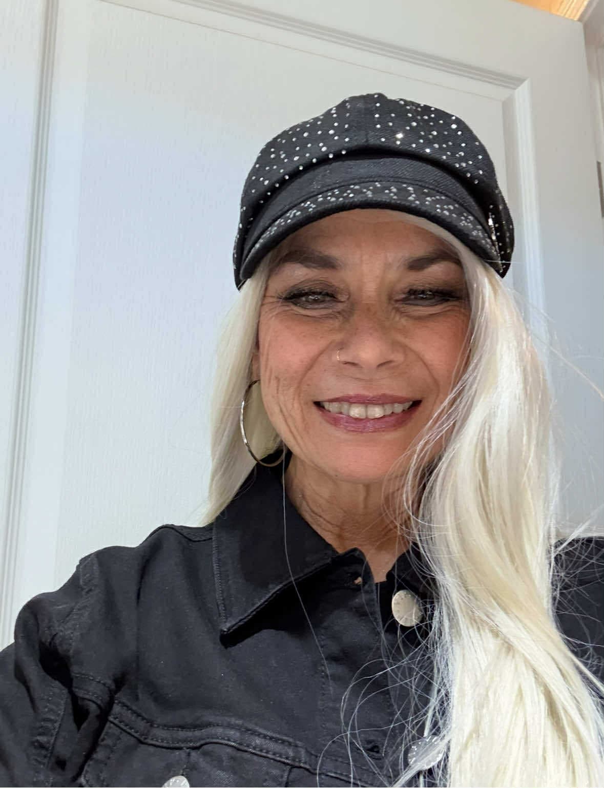 The Art Box - Episode 354 - Hugfest, Song, Dance and Community with Linda Villanueva