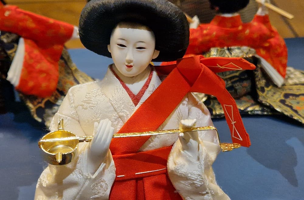 Lellēm ir īpaša vieta japāņu sirdīs. Atklāta izstāde "NINGYŌ: Japāņu leļļu māksla"