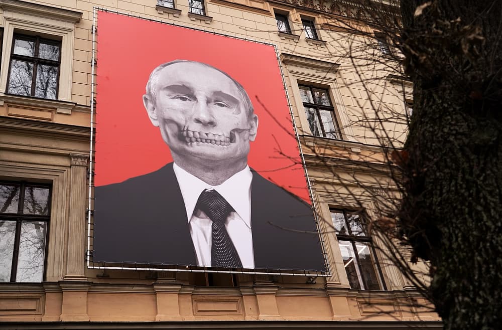 Par ko mūsdienās runātu plakāts, un kur šobrīd redzam plakāta līdziniekus?