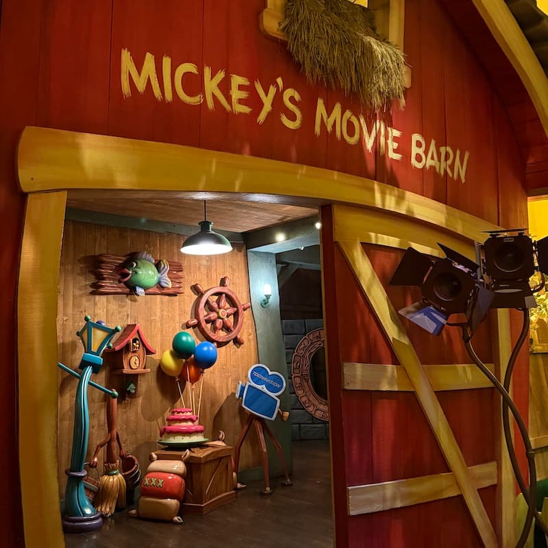 Mickey's Toontown In Disneyland With Host Michelle