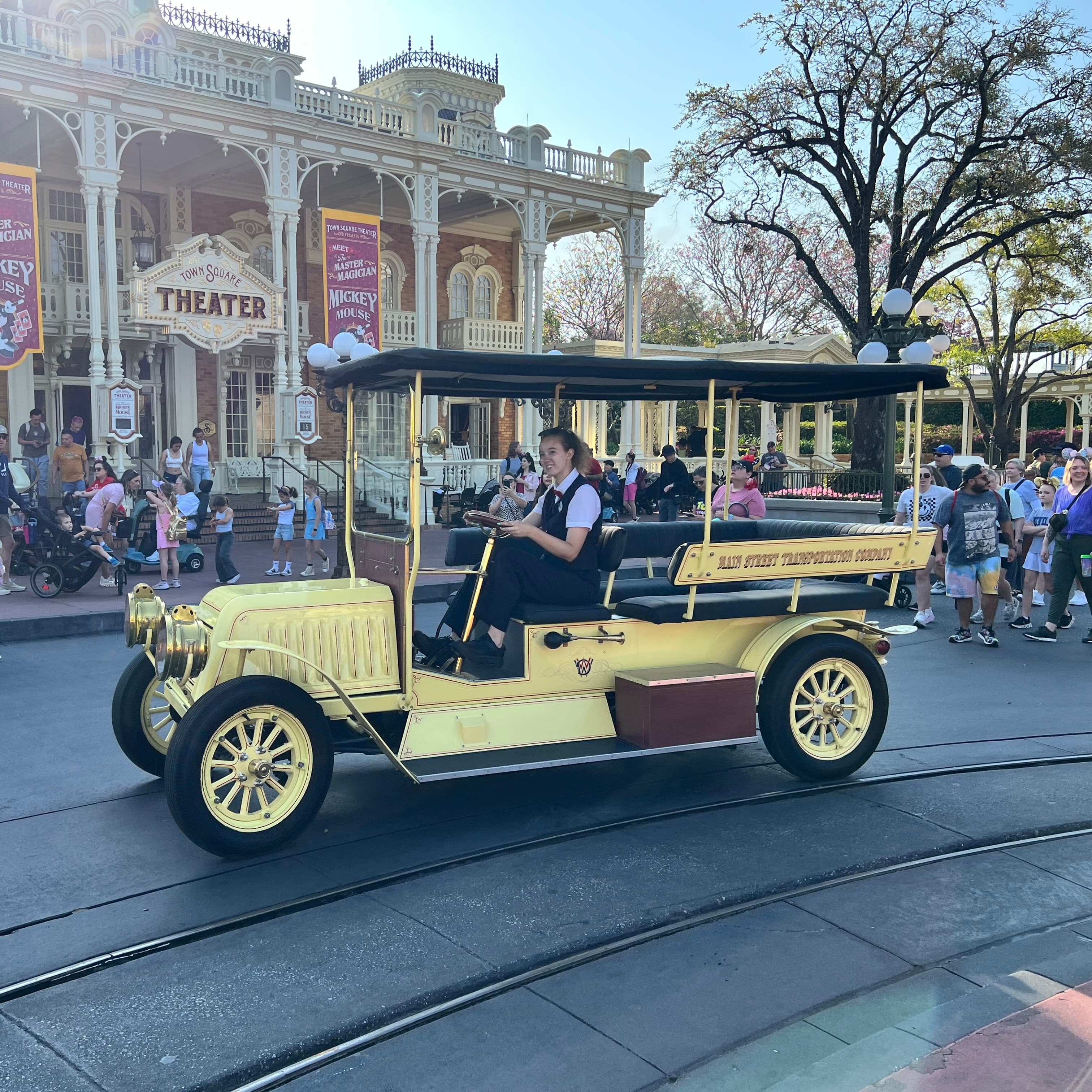 Magic Kingdom ft Carousel of Progress with Host Jay