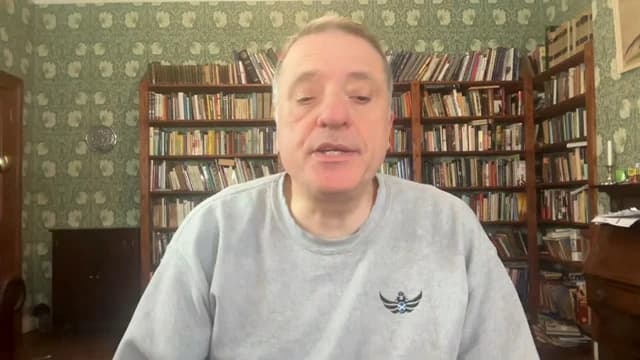 Moscow Writes Off Trump; Says Macron To Send Troops Ukraine; Pokrovsk Trap Tightens; China Scolds US 